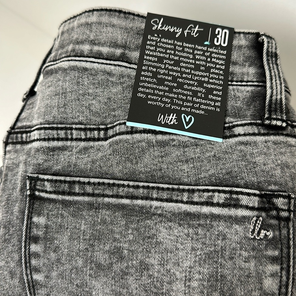 Acid wash skinny fit jeans